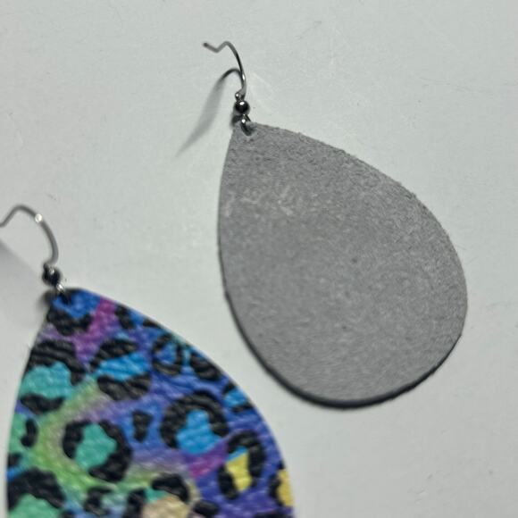 5/$25 Handmade Genuine Leather Colorful Animal Leopard Teardrop Earrings 2" - Picture 4 of 4